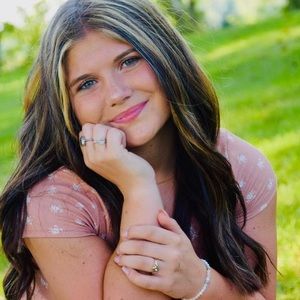 Meet your Posher, Carly